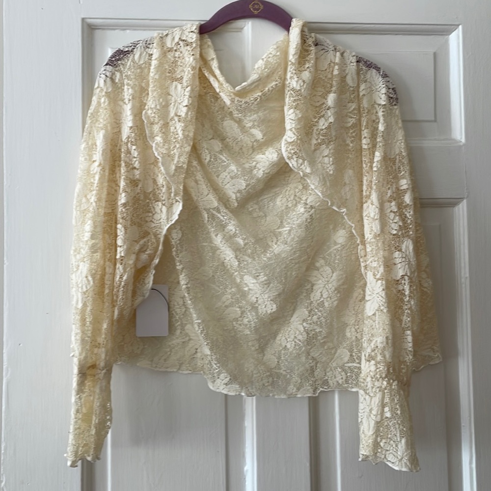 Lace cape NWT
